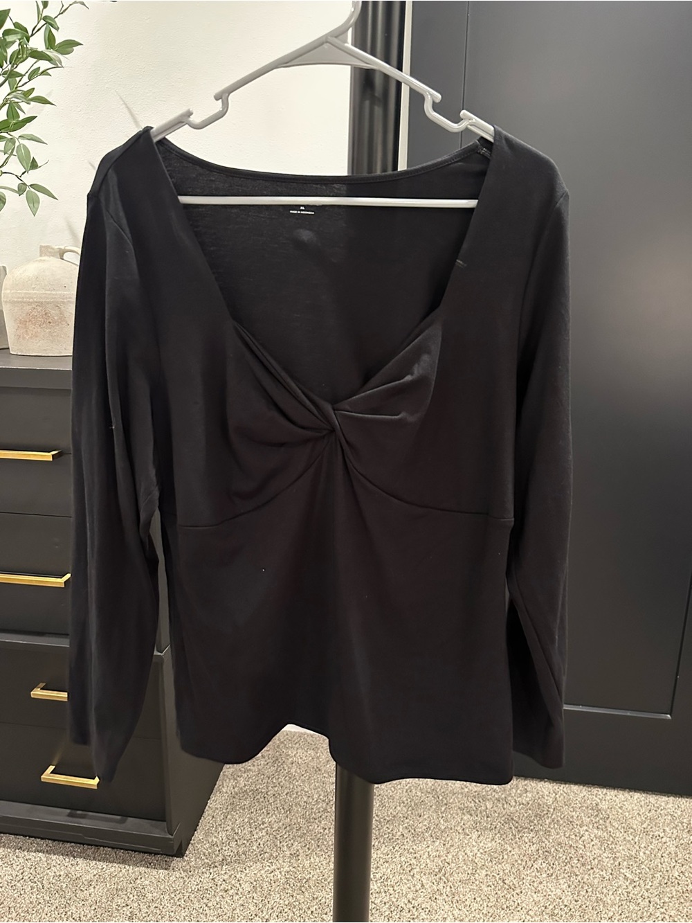Old Navy Black Long-Sleeve Twist-Front Top
